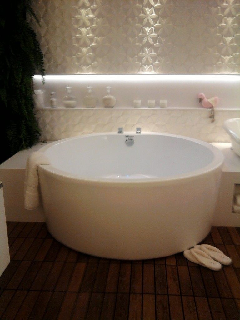 ROUND-SLIM-1