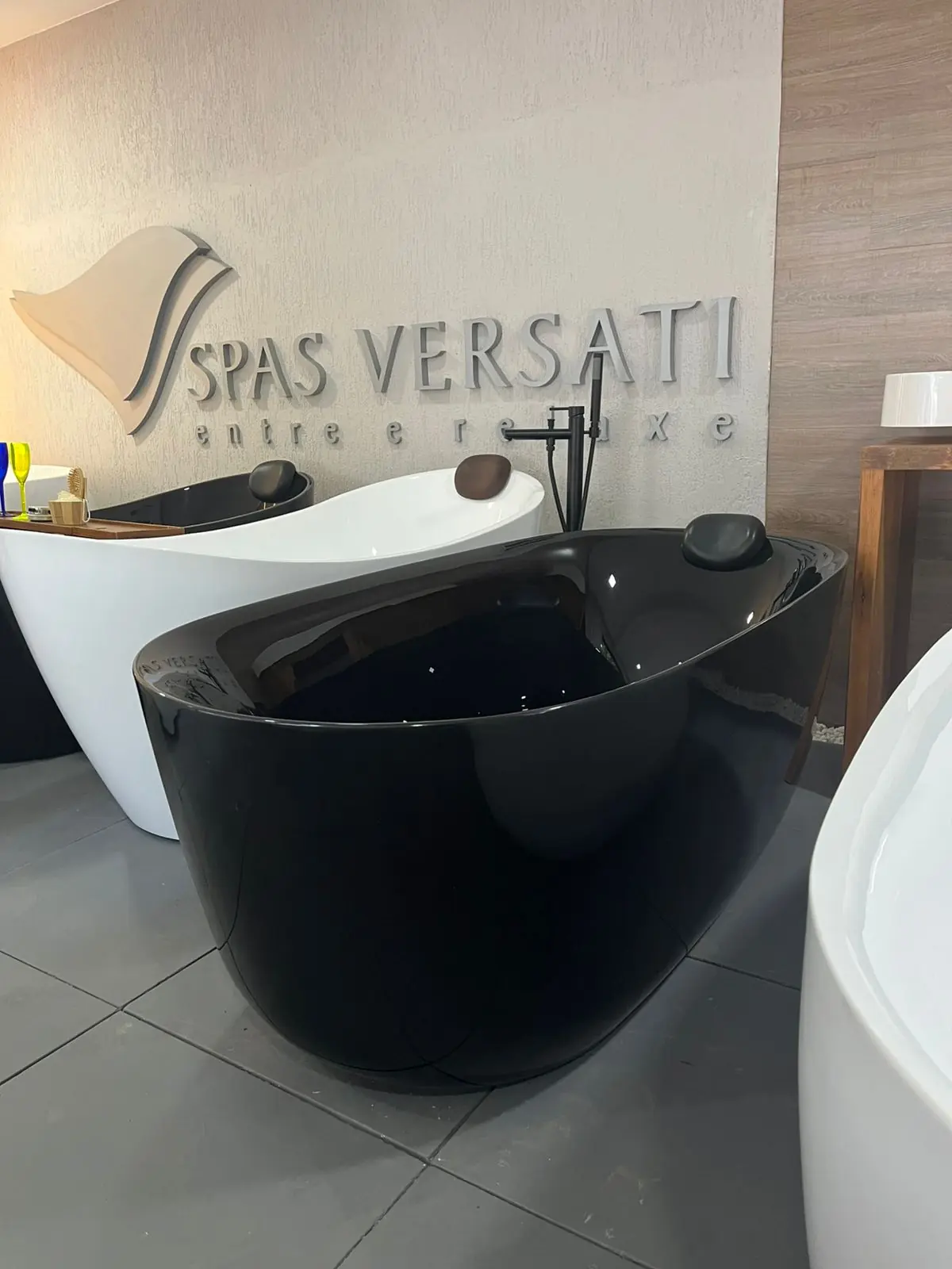 Lounge All Black